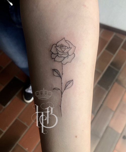 Fineline-Rose-Tattoo