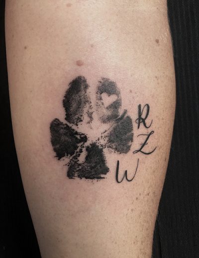Hundepfote Tattoo