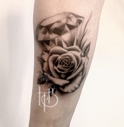 Rose und Diamant Tattoo